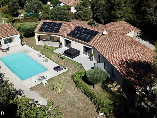 Villa 8 pièces 240 m² 