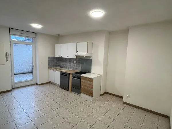 Appartement Albi T2 avec cour et garage attenants 