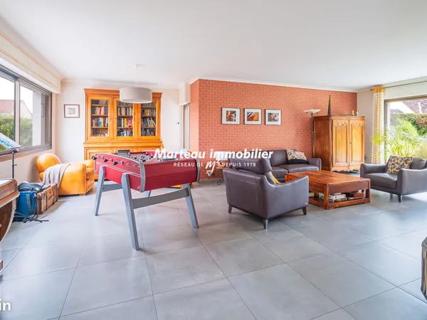 Propriété 7 pièces 209 m² 