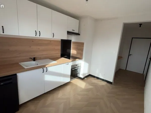 Appartement T3 rénové - 80 m² - Dernier étage - Beaublanc 