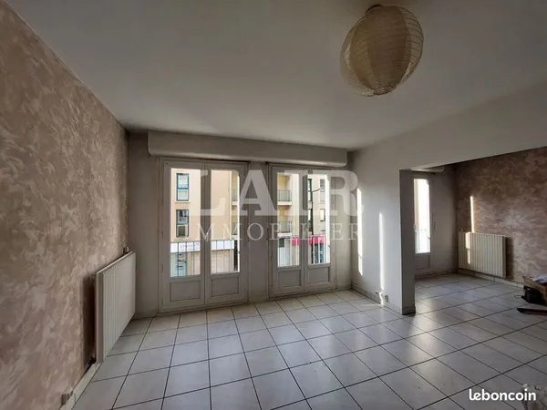 Appartement 3 pièces 82 m² 