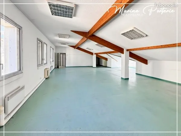 Bureau 74 m² 