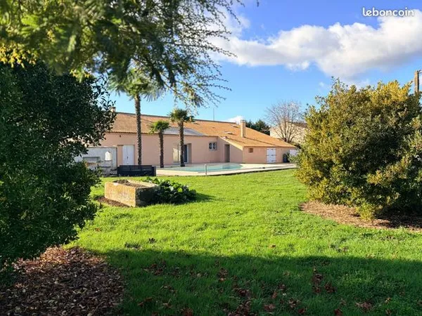 Maison 7 pièces 248 m² 
