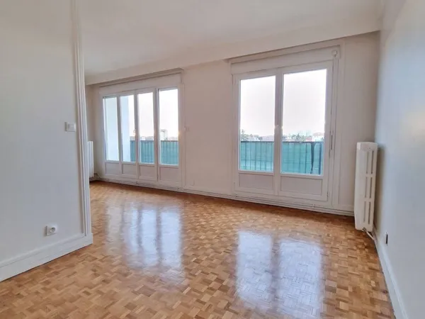 Appartement 4 pièces 77 m² 
