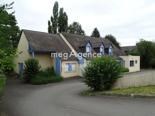 Local 12 pièces 300 m² 