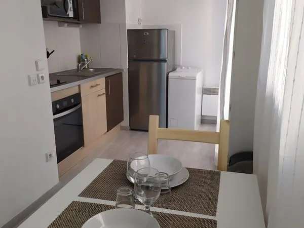Appartement F2 meublé parking 