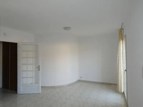 Studio 1 pièce 24 m² 