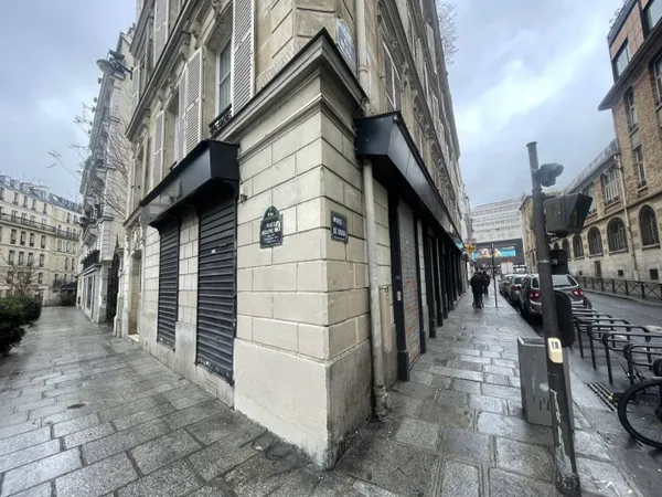 Boutique 2 pièces 120 m² 