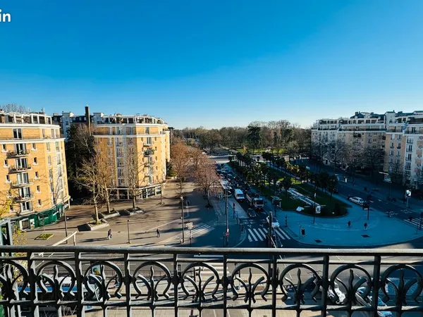 F2 Meublé avec balcon au dernier etage 