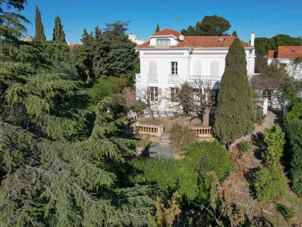 Villa 11 pièces 320 m² 