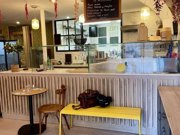 Boutique 1 pièce 54 m² 
