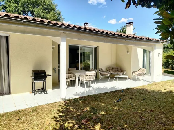 Ensemble immobilier rare : maison + gîte meublé 