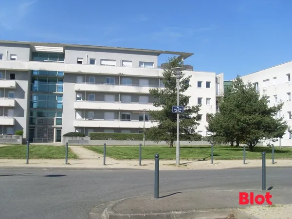 A LOUER - RENNES POTERIE - APPARTEMEN TYPE 2 - 37.09 M² - BALCON - PLACE DE STATIONNEMENT 