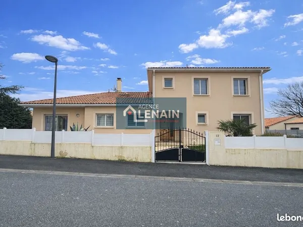 Propriété 8 pièces 179 m² 