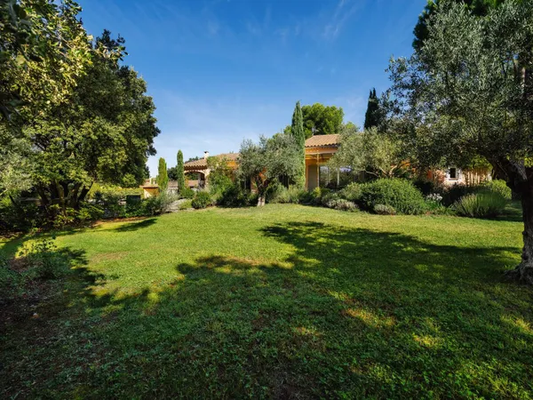 Maison 6 pièces 225 m² 