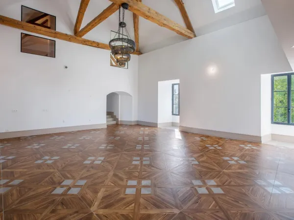 Draillant - Appartement de 130 m² dans un château historique d 