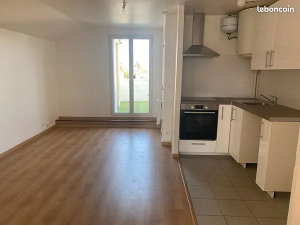 Appartement de type F2 avec terrasse 