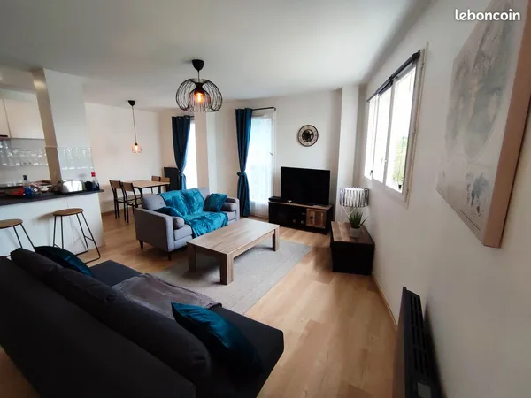 Torcy T3 55m² Dernier Étage Ascenseur Parking Privé - État Neuf - RER A 