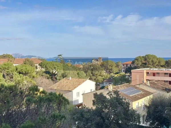 Studio 1 pièce 22 m² 