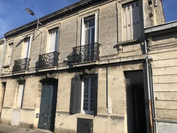 Bordeaux - Tondu (rue Mouneyra) - Grand T2 meublé de 78,21 m 
