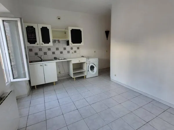 Studio 1 pièce 25 m² 