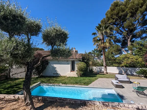 Magnifique Villa T5 de 170 m2 sur un terrain de 1 000m2 - Au calme absolu - Secteur Camoins 13011 