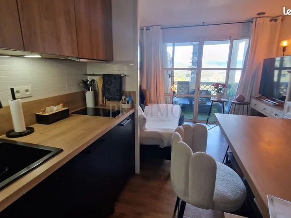 Studio 1 pièce 23 m² 