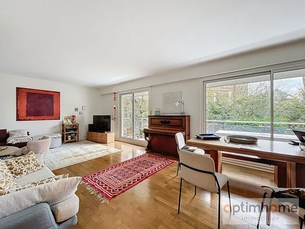 EXCLUSIVITE Garches Plateau - Vente appartement 3/4 pièces de 107 m² avec balcon, cave et 2 