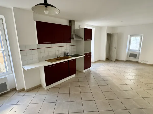 À Entraigues-Sur-La-Sorgue, appartement T2 en location 560 EUR 
