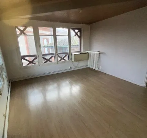 Albi centre Vigan part. Loue grand T2 48m² 3èm ét 