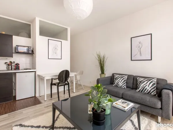 Studio 1 pièce 29 m² 