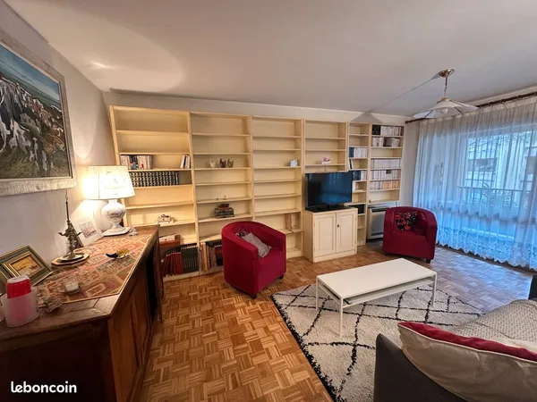 T3 70 m² - Hyper centre Salon-de-Provence - Cave + parking 