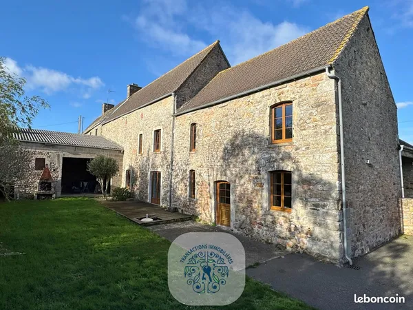 Grande maison en pierres, en bon état, Ag. Du Donjon 