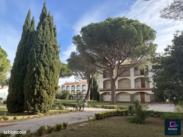 Studio 1 pièce 25 m² 