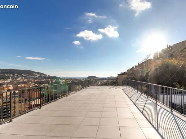 Penthouse 4 pièces 79 m² 