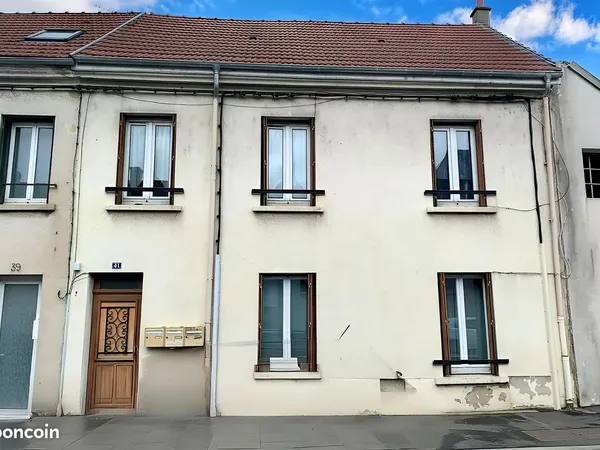 Studio 1 pièce 24 m² 