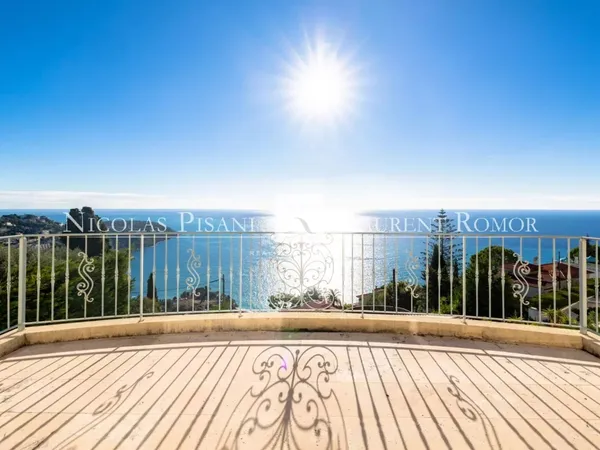 Splendide villa de maître dans domaine privé — À seulement 1 km de Monaco 