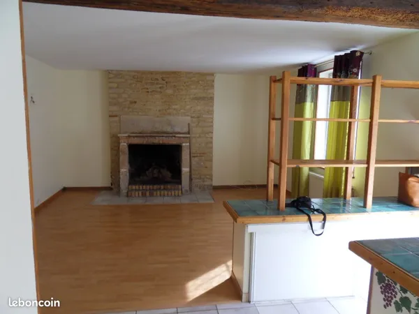 Appartement T3 avec petite coure 