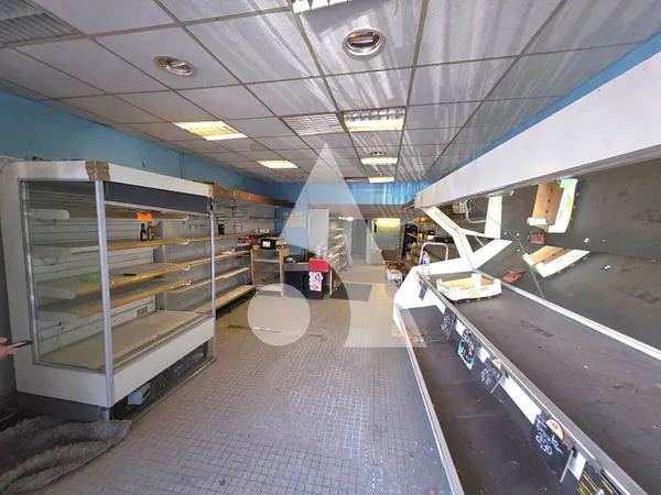Local commercial 223 m² 