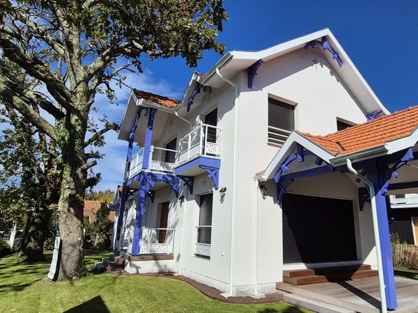Villa 5 pièces 145 m² 