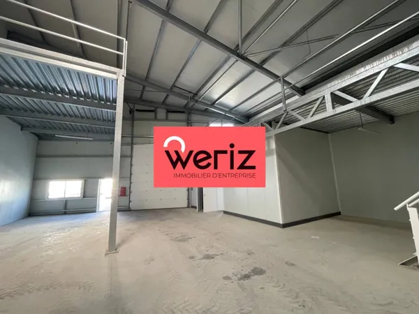 Entrepôt 1050 m² 
