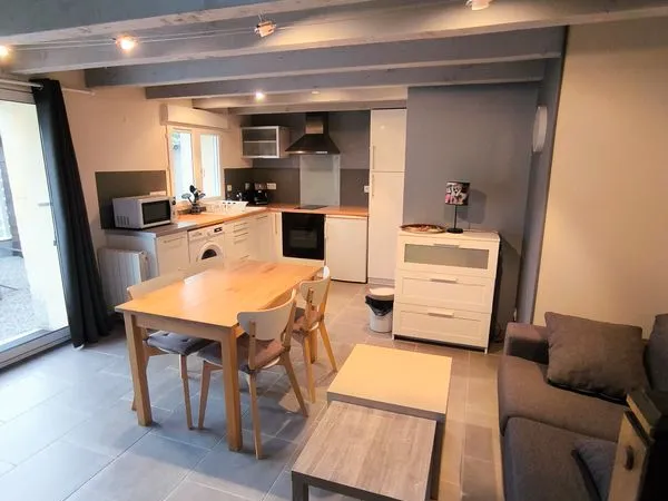 STUDIO MEZZANINE / Location meublée 
