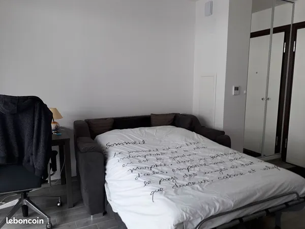 Studio 1 pièce 24 m² 
