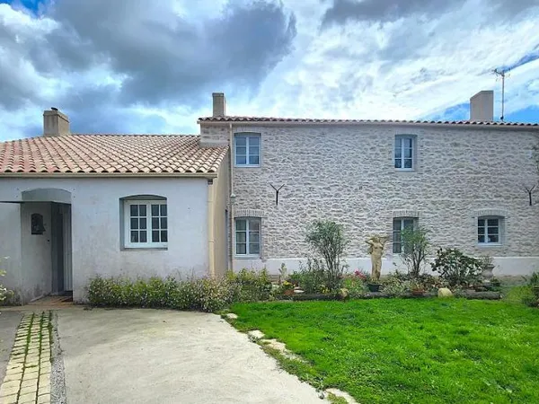 Maison 4 pièces 210 m² 