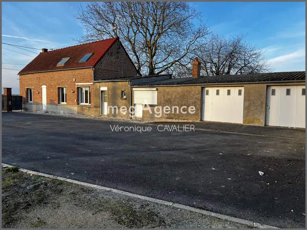 Longère individuelle et sa grange 