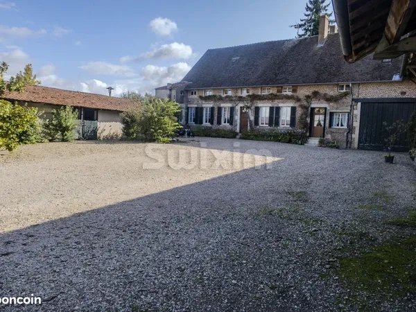 Maison 12 pièces 330 m² 