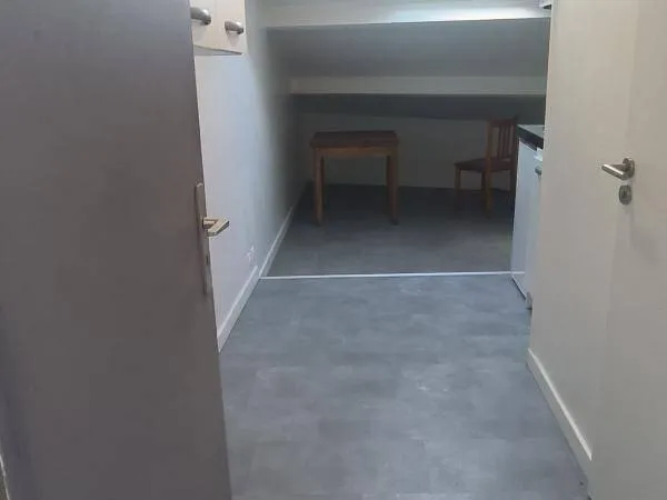 Appartement 1 pièce 9 m² 