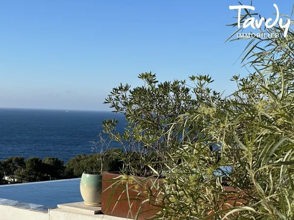 Villa vue mer panoramique & luxe contemporain 