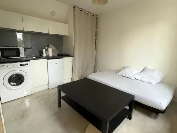 Studio 1 pièce 15 m² 