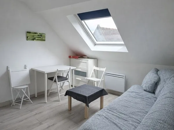 Studio meublé 15m² - Centre-ville de Douai - Lumineux et calme 